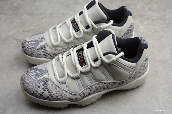 Rep MAX CD6846-002 Air Light 11 Jordan Low SE Snake Bone 0818